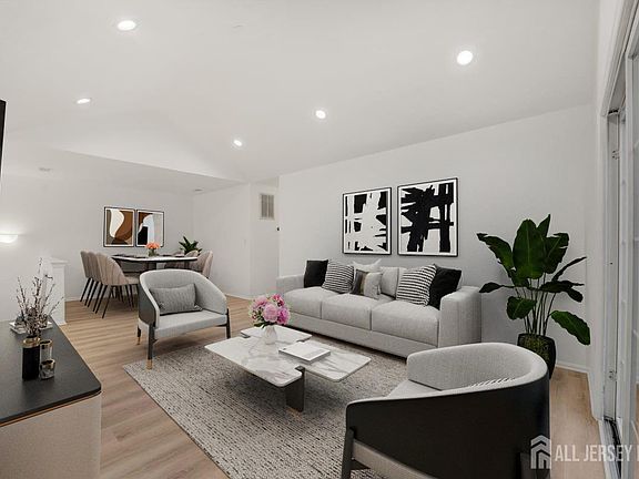 4th image of 606 Cypress Ln