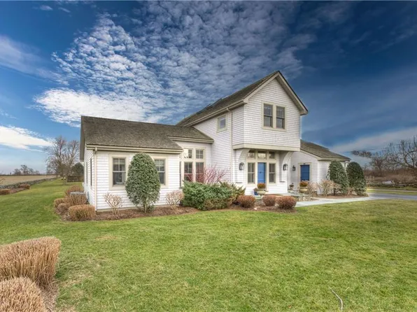 424 Third Beach Rd, Middletown, RI 02842