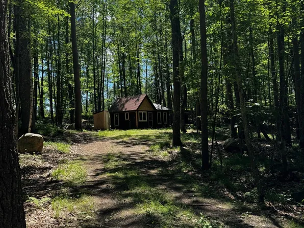 8313 W Bluebird Rd, Lake Tomahawk, WI 54539