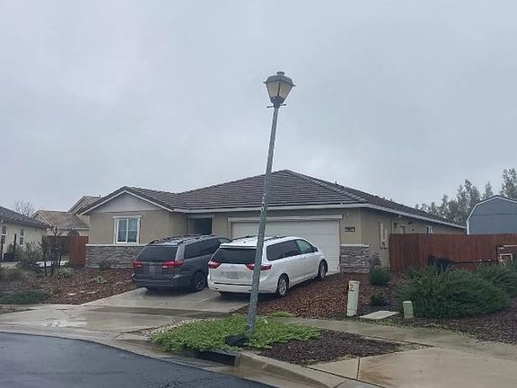 2nd image of 1082 Ironwood St