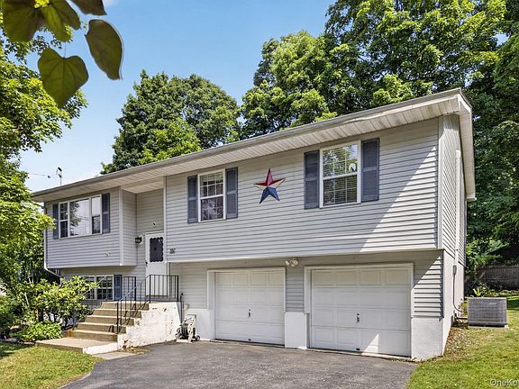 2nd image of 12 Pond Place