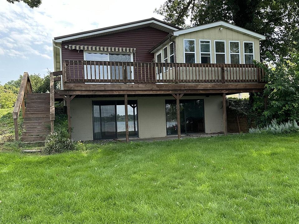 2nd image of 1591 Lakeside Dr