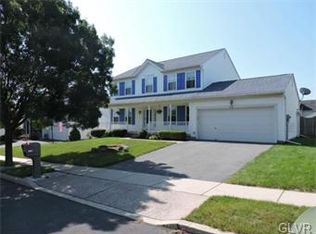6218 Clover Ln, Macungie, PA 18062