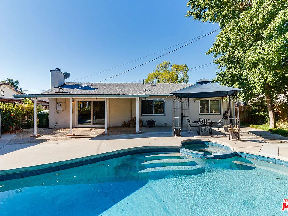 23907 Mobile St