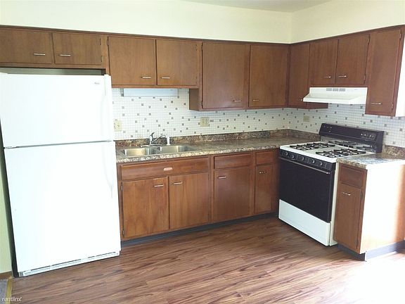 Kitchen - Units May Vary