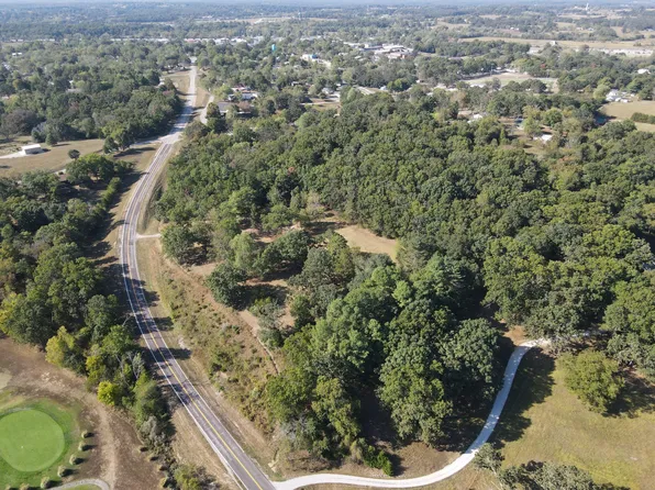 1747 State Route 137, Willow Springs, MO 65793