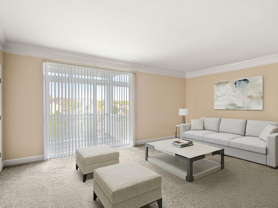 Regent at Lenox Village - Living Room