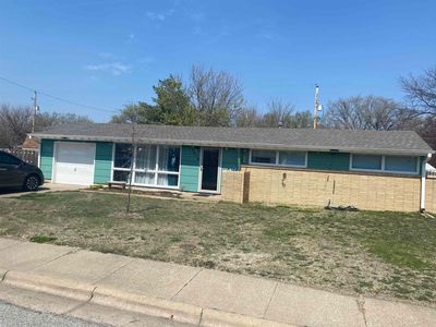 1214 Fairway Ave, Salina, KS, 67401