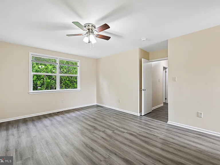 8805 Bolero Ct — Photo 25