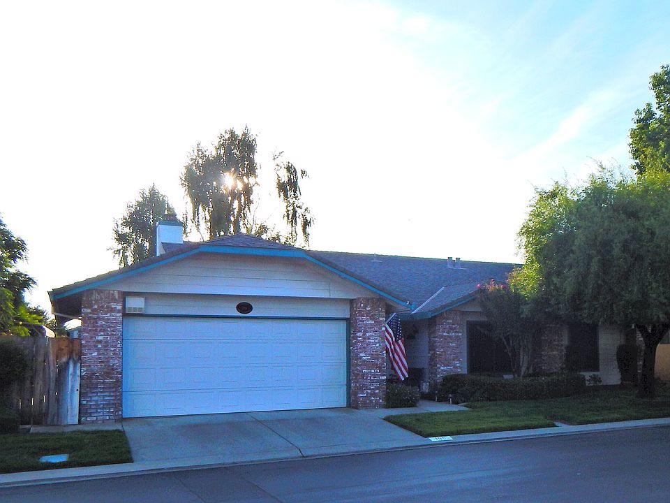 1st image of 168 Garden Circle Dr E