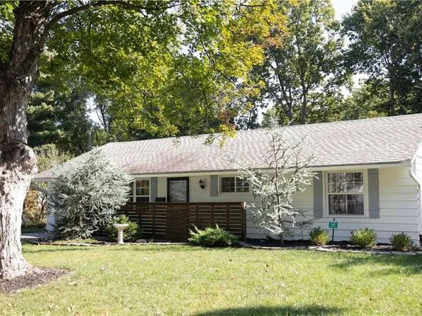 7805 Rosewood Ln, Prairie Village, KS 66208