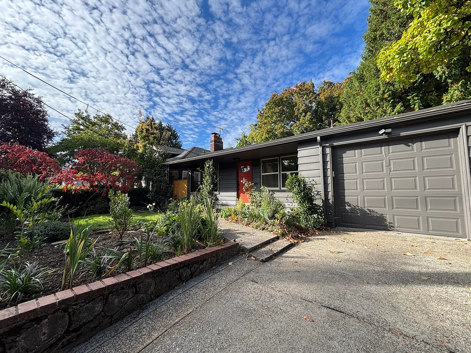 1717 SE 60th Ave — Photo 1