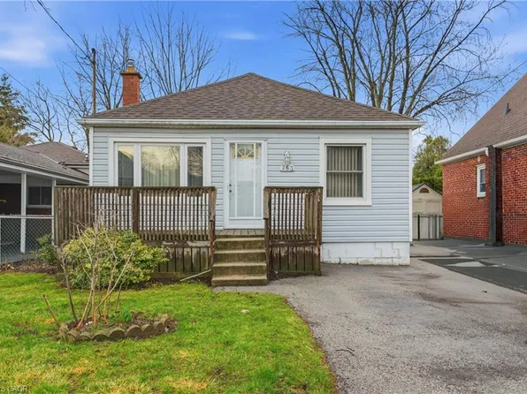 263 E 15th St, Hamilton, ON L9A 4G4