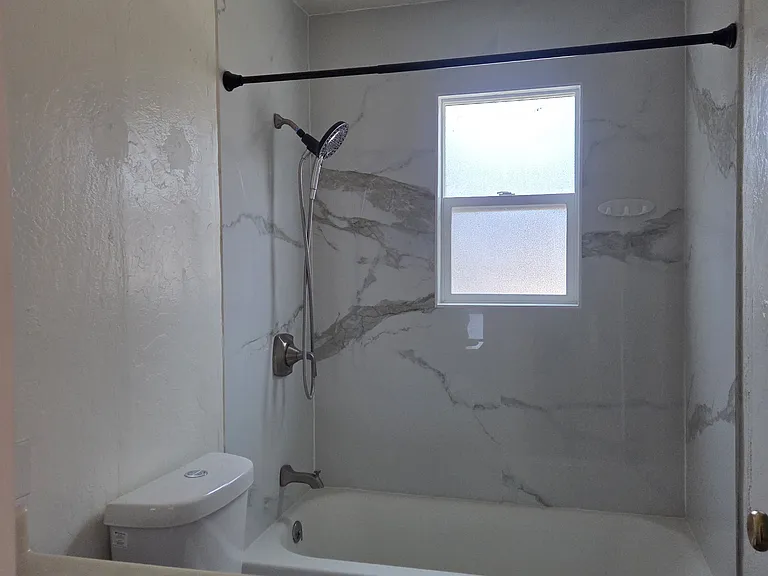462 Clifton Ave — Photo 6