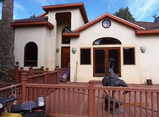 25 Bridge St, Ranchos De Taos, NM 87557