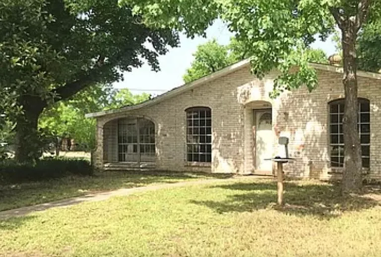 9001 Mackey Cir — Photo 1