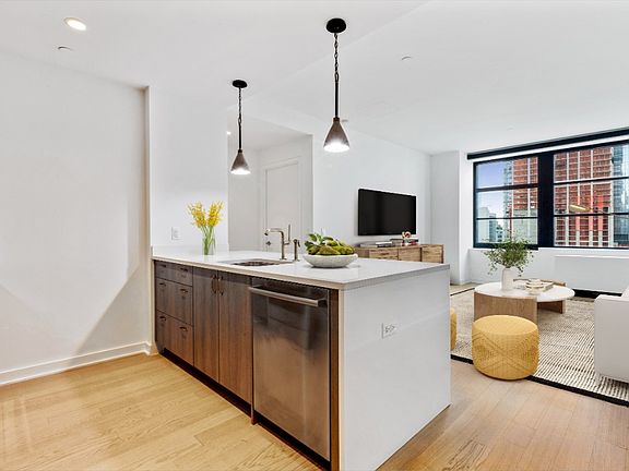 2nd image of 515 W 38th St APT 30B