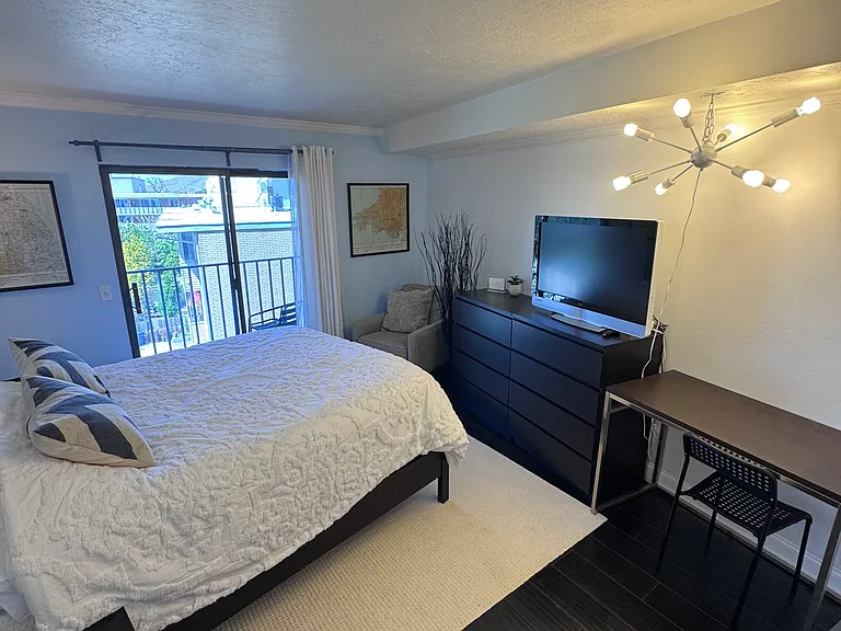 245 N Vine St #407 — Photo 15