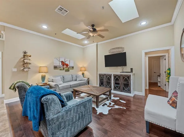 721 Austin Ave, Waco, TX 76701