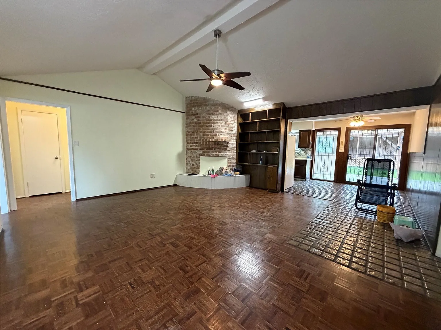 3 bed, 2.0 bath, 1596 sqft, $1,800 — Photo 3