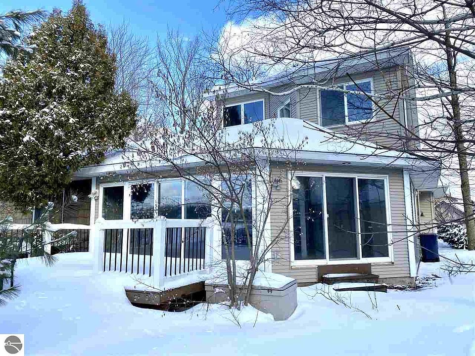 1st image of 226 Peninsula Dr