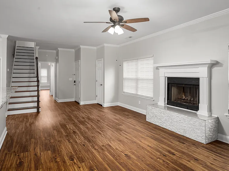 116 Bridletrace Ln — Photo 5