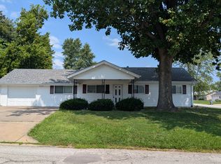 303 Eggering Dr, O'Fallon, MO 63366