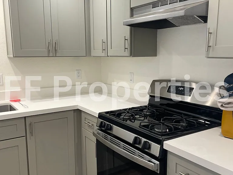 35151 Lucerne St #4 — Photo 2