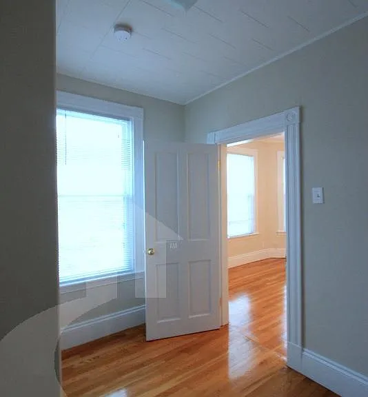 795 Cambridge St — Photo 5