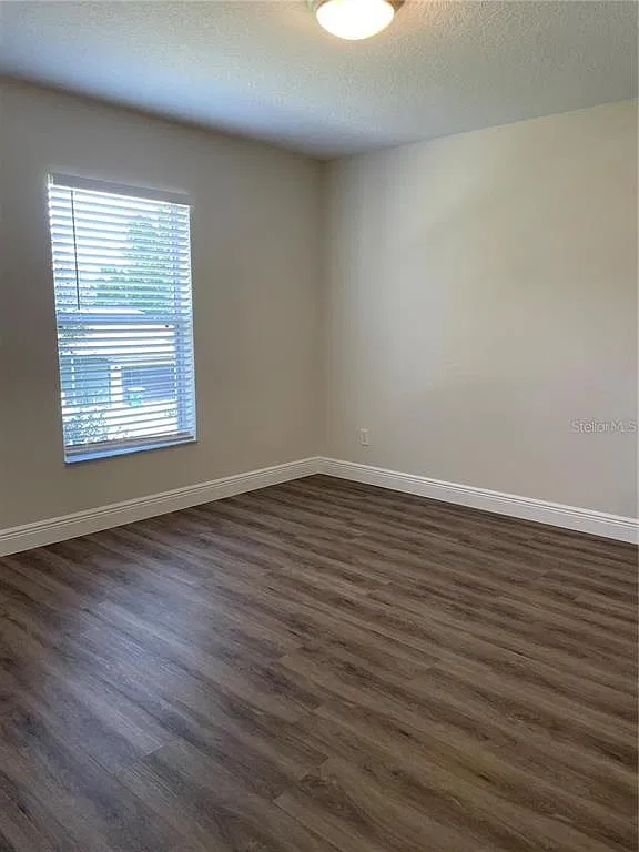 3 bed, 2.0 bath, 1200 sqft, $2,100 — Photo 4