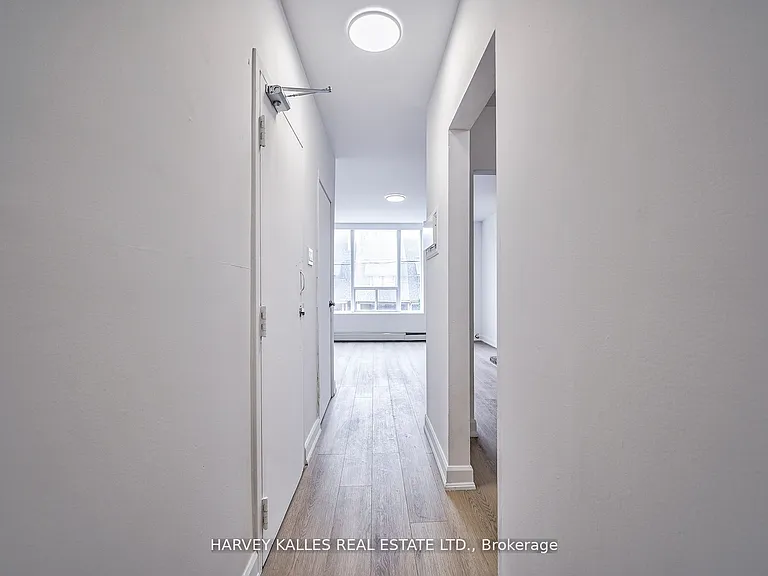 1046 Bathurst St #1 — Photo 5