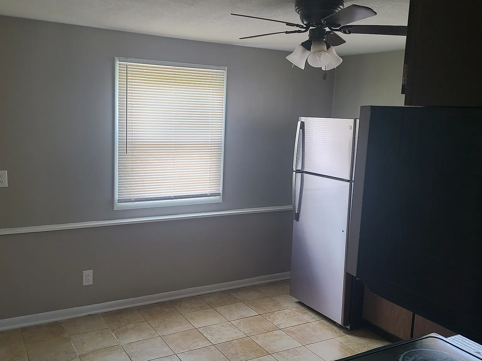 1 bed, 700 sqft, $1,050 — Photo 2