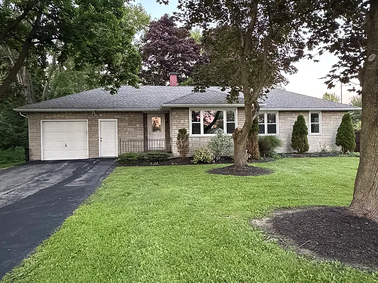 8441 Transit Rd — Photo 1