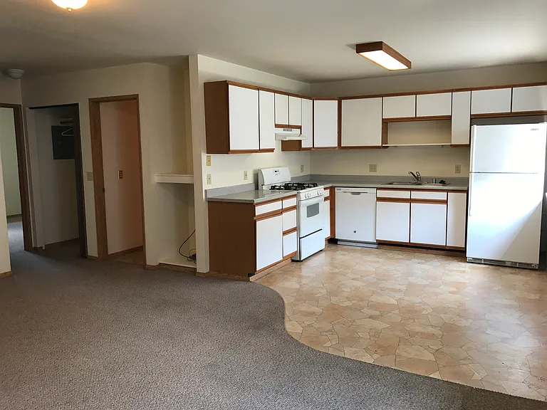 312 E Ivy St — Photo 3