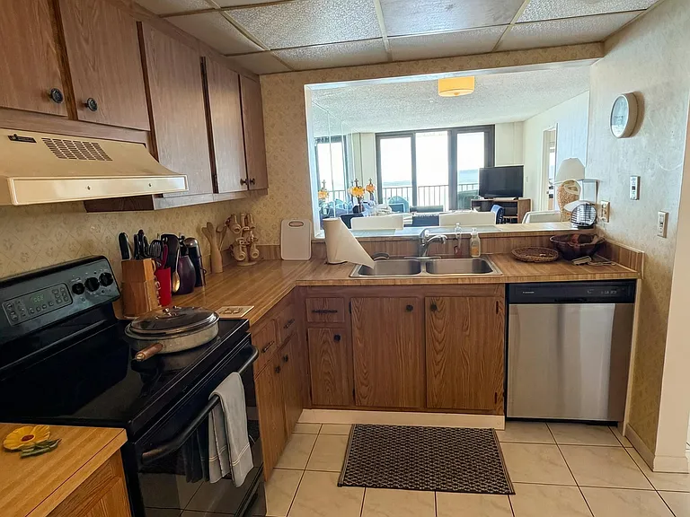 4250 N Highway A1A #805 — Photo 8
