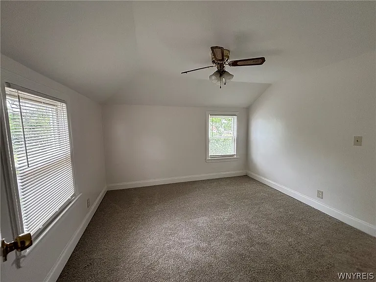 54 Carl Rd — Photo 10