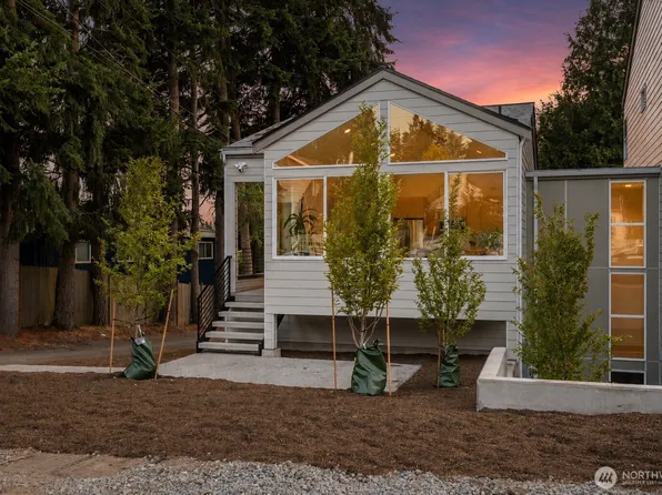 12749 37th Avenue NE, Seattle, WA 98125
