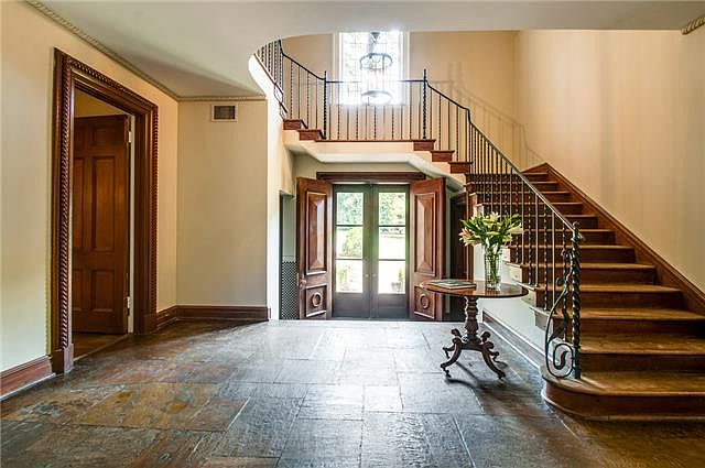 2nd image of 104 Clarendon Ave