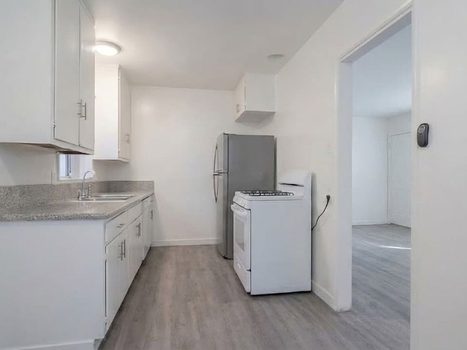 1st image of 1127 W 111th St #A