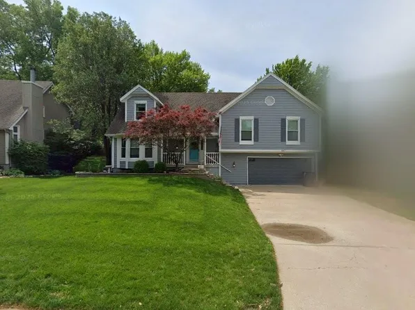 947 E Oakview St, Olathe, KS 66061
