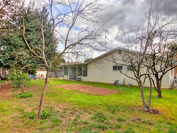 4th image of 8935 Canberra Dr