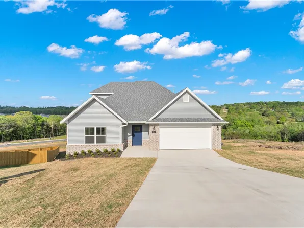 227 Tonya Loop, Huntsville, AR 72740