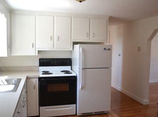 6 Union St APT 2, Foxboro, MA 02035