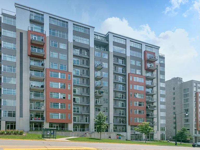 309 W Washington Ave #213 — Photo 2