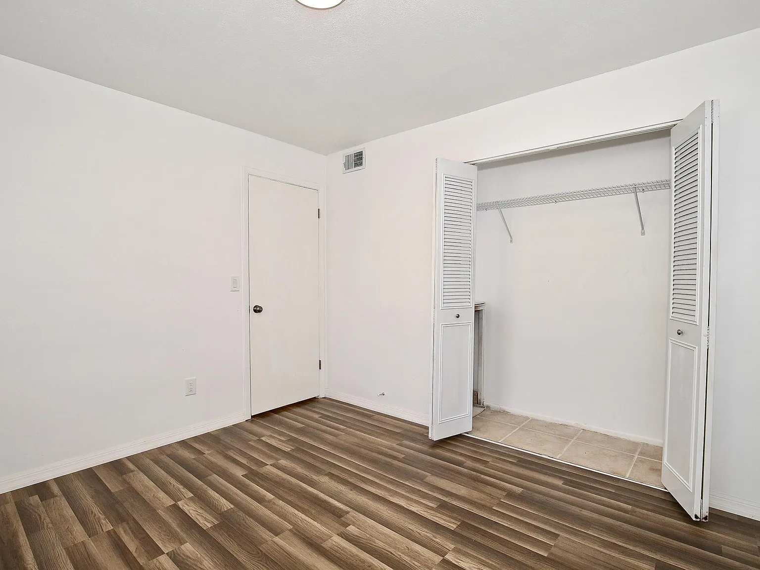 2548 Clairmont Ave — Photo 4