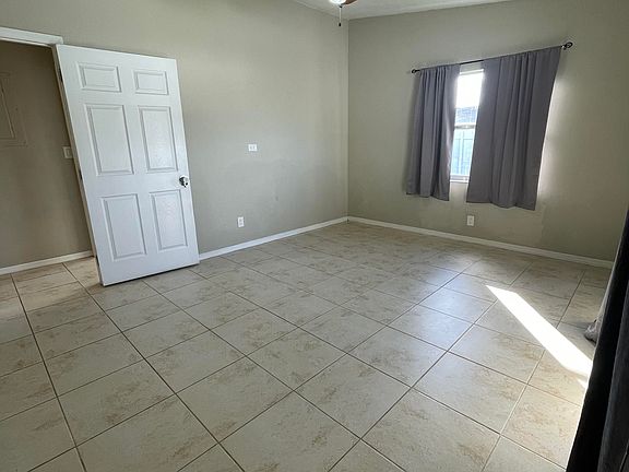 2nd image of 3630 SW 6th Ave #4