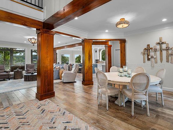 5th image of 363 W Pointe Dr