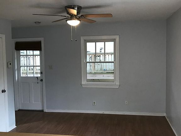 3rd image of 265 8th Ave N