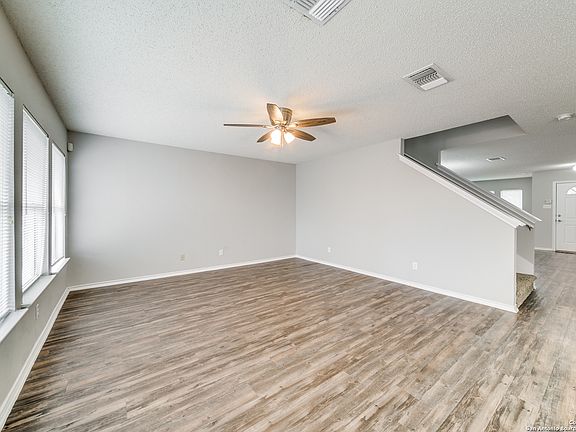 4th image of 5922 Encanto Point Dr