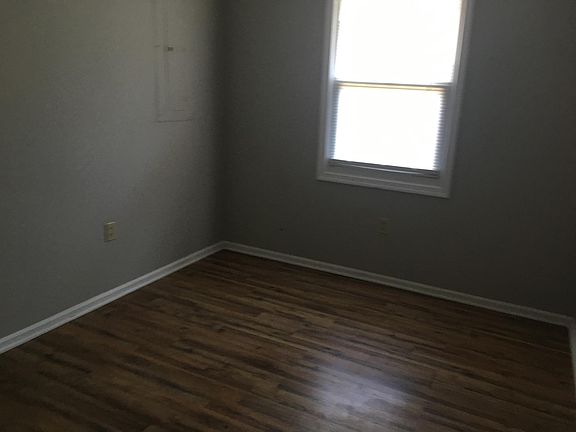3rd image of 320 E Franklin St #B